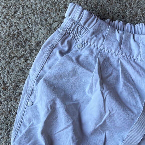 Lululemon Casual Tie Athletic Shorts - Picture 3 of 6